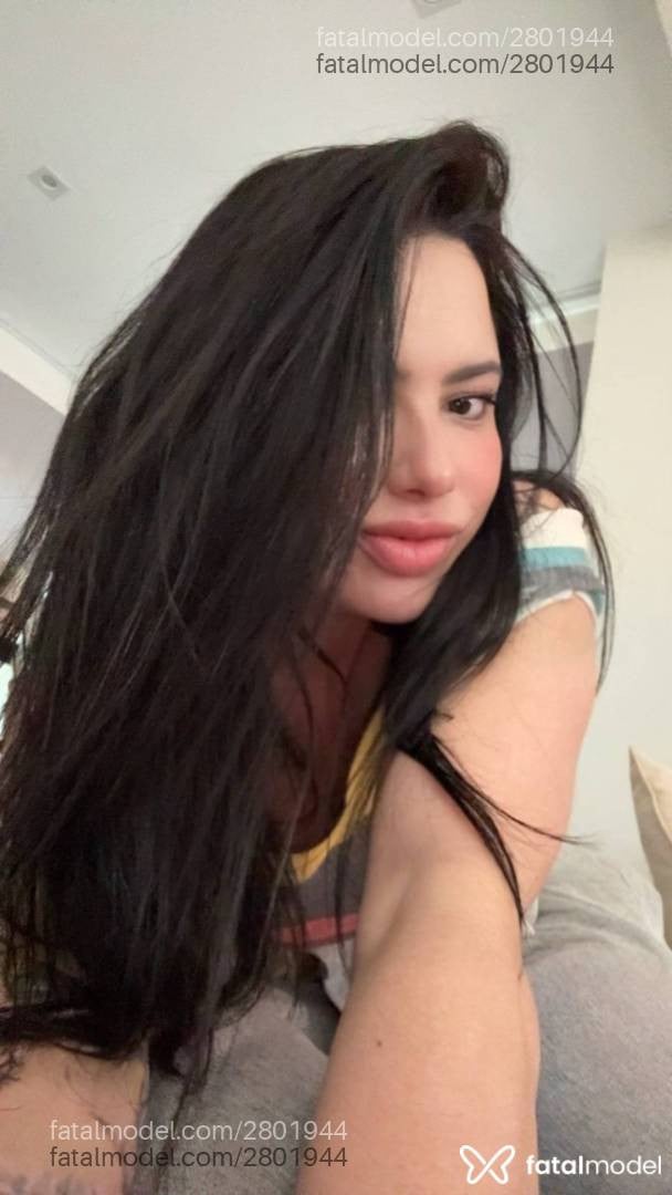 Acompanhante mulher morena (o) de olhos castanhos - Maitê