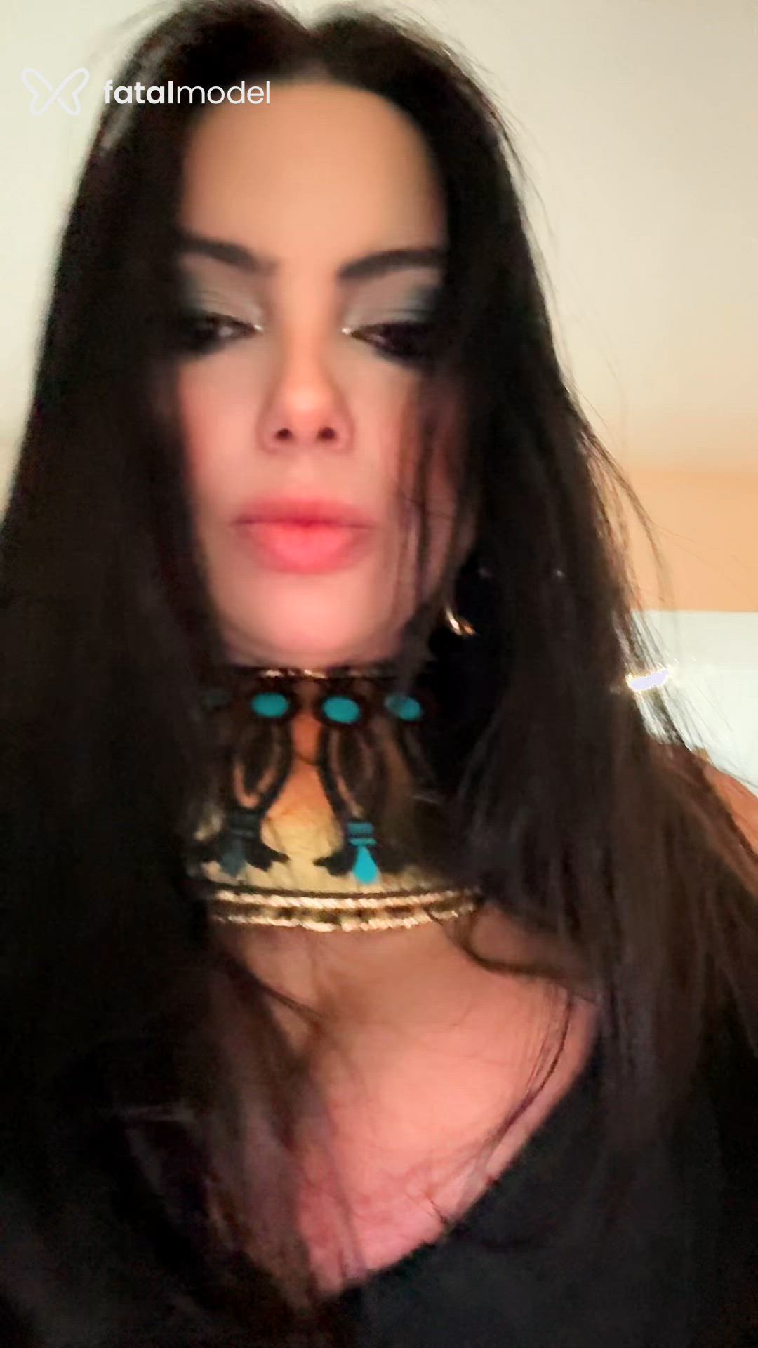 Acompanhante mulher morena (o) de olhos castanhos - Maitê