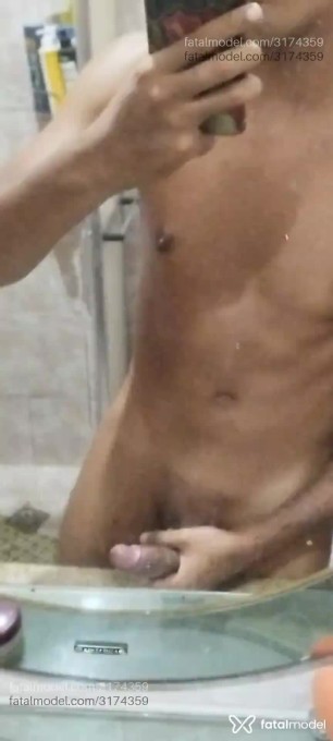 Acompanhante homem com cabelo castanho de olhos pretos em Rio de Janeiro - Theoz