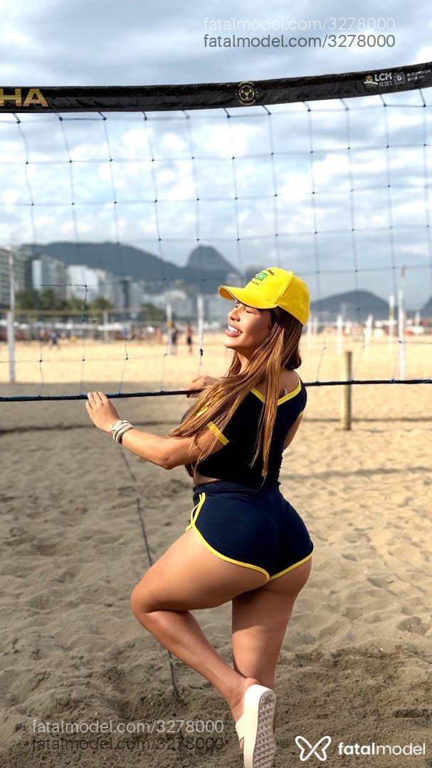Acompanhante mulher trans morena (o) de olhos castanhos em Curitiba - Laís Roluda