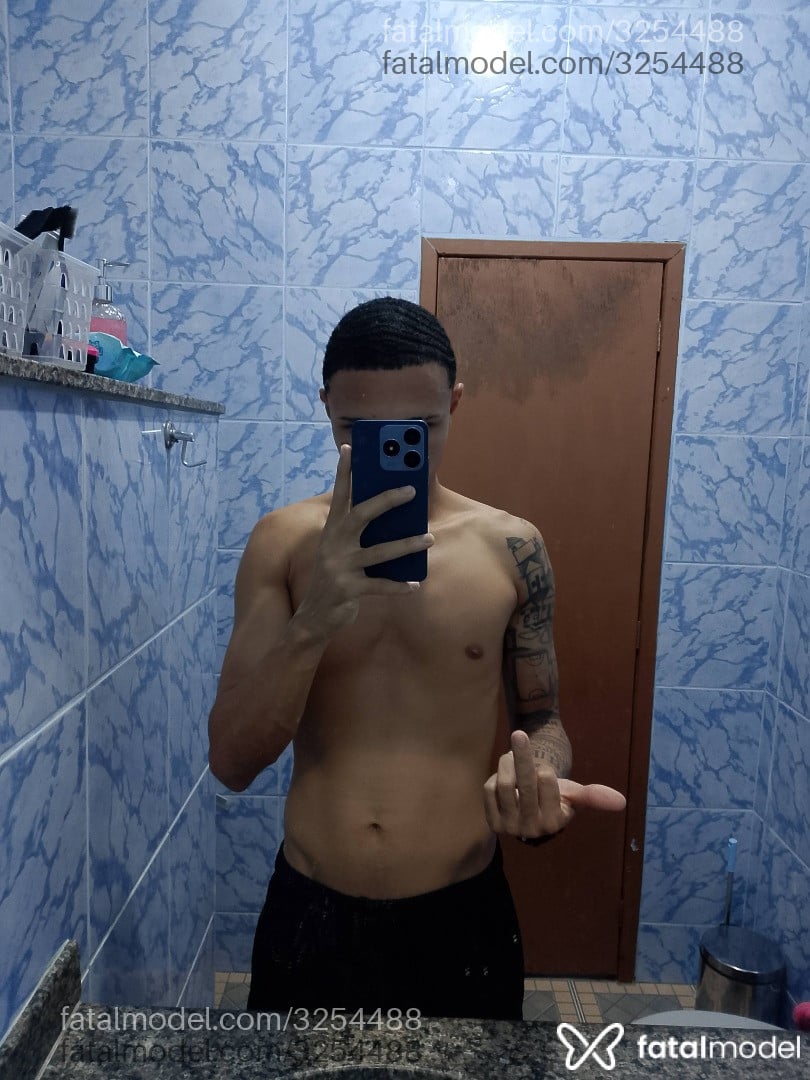Acompanhante homem morena (o) de olhos castanhos em Viana - Fernando Gomes