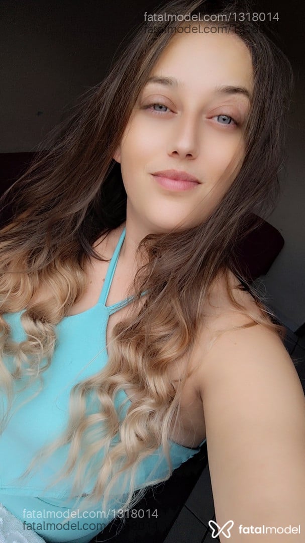 Acompanhante mulher loira (o) de olhos azuis em Joinville - Milena Gomes