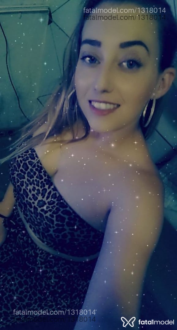 Acompanhante mulher loira (o) de olhos azuis em Joinville - Milena Gomes