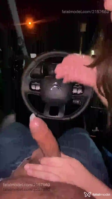 Acompanhante mulher trans com cabelo castanho de olhos pretos em São Paulo - Amanda Alves