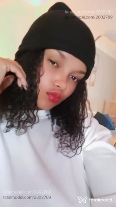 Acompanhante mulher com cabelo castanho de olhos castanhos em Santa Maria de Jetibá - Fernanda Amorim