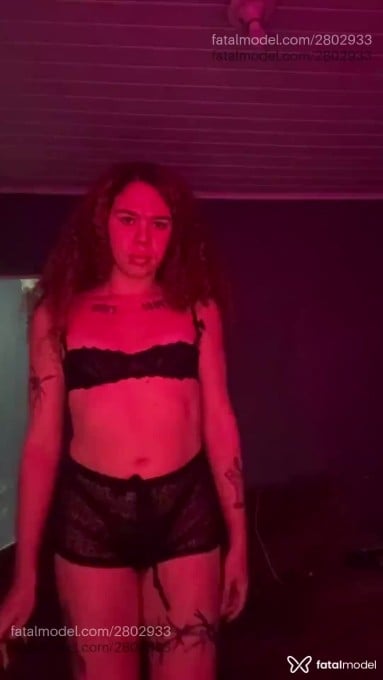 Acompanhante mulher trans loira (o) de olhos castanhos - Luna