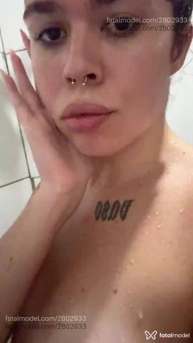 Acompanhante mulher trans loira (o) de olhos castanhos - Luna