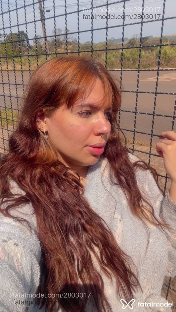 Acompanhante mulher com cabelo castanho de olhos castanhos - Melissa Cabral