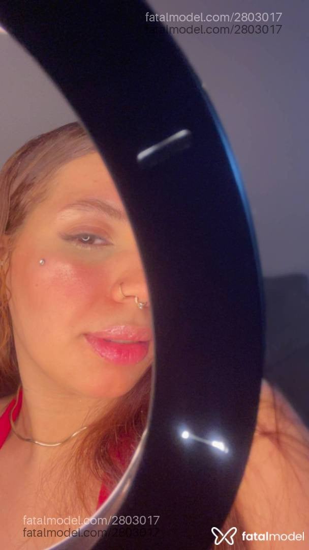 Acompanhante mulher com cabelo castanho de olhos castanhos - Melissa Cabral