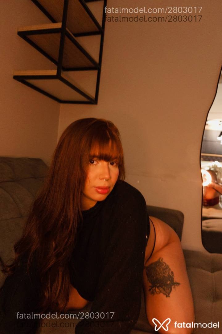 Acompanhante mulher com cabelo castanho de olhos castanhos - Melissa Cabral