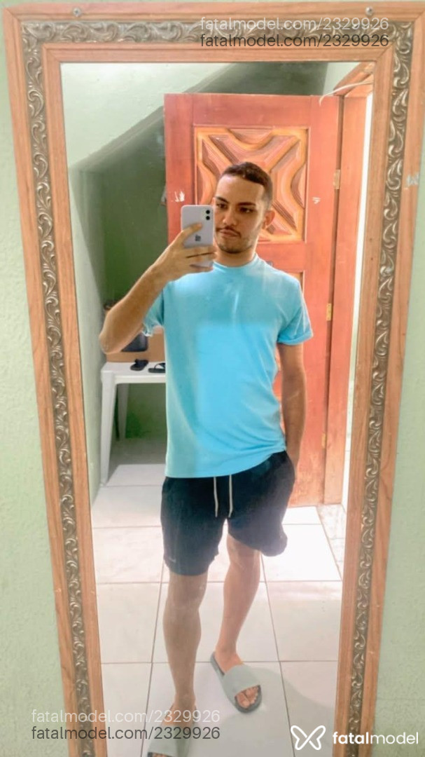 Acompanhante homem morena (o) de olhos pretos - Vítor Menezes
