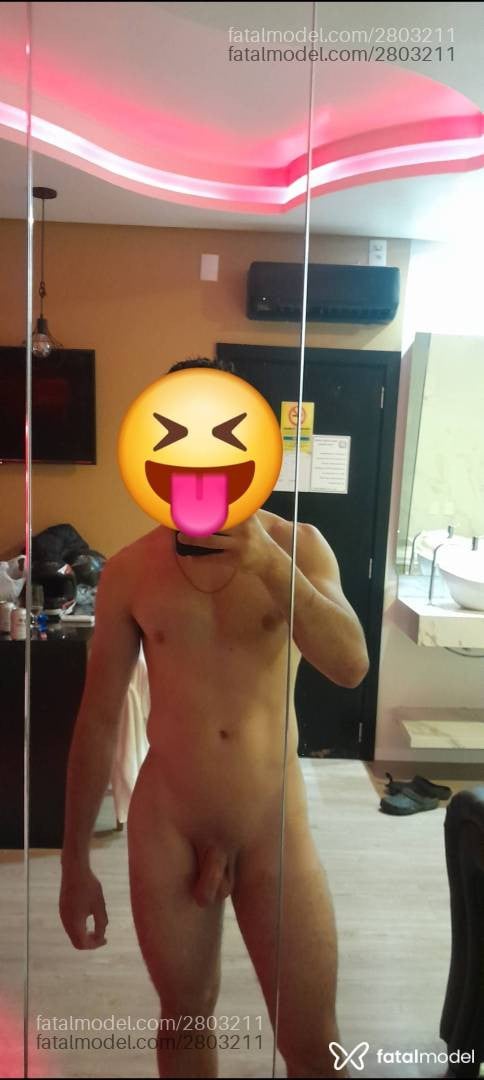 Acompanhante homem com cabelo castanho de olhos castanhos - Vpaltorto