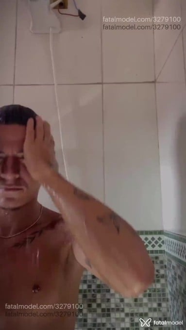 Acompanhante homem morena (o) de olhos castanhos - Ricky Candido Acompanhante homem morena (o) de olhos castanhos - Ricky Candido