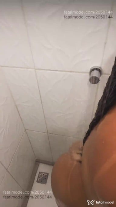 Acompanhante mulher morena (o) de olhos castanhos - Karen Lima
