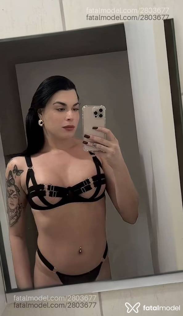 Acompanhante mulher trans morena (o) de olhos castanhos - Rafaella Ferraz