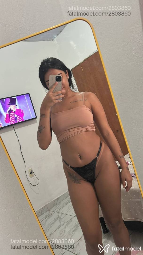 Acompanhante mulher morena (o) de olhos castanhos - Tainá