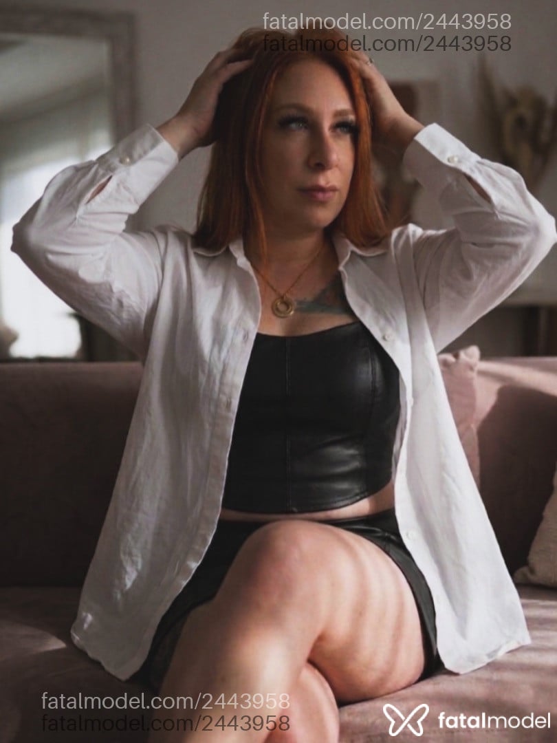 Acompanhante mulher trans ruiva (o) de olhos azuis - Sophya Acompanhante mulher trans ruiva (o) de olhos azuis - Sophya