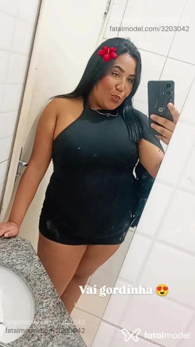 Acompanhante mulher morena (o) de olhos pretos - Lavínia Acompanhante mulher morena (o) de olhos pretos - Lavínia