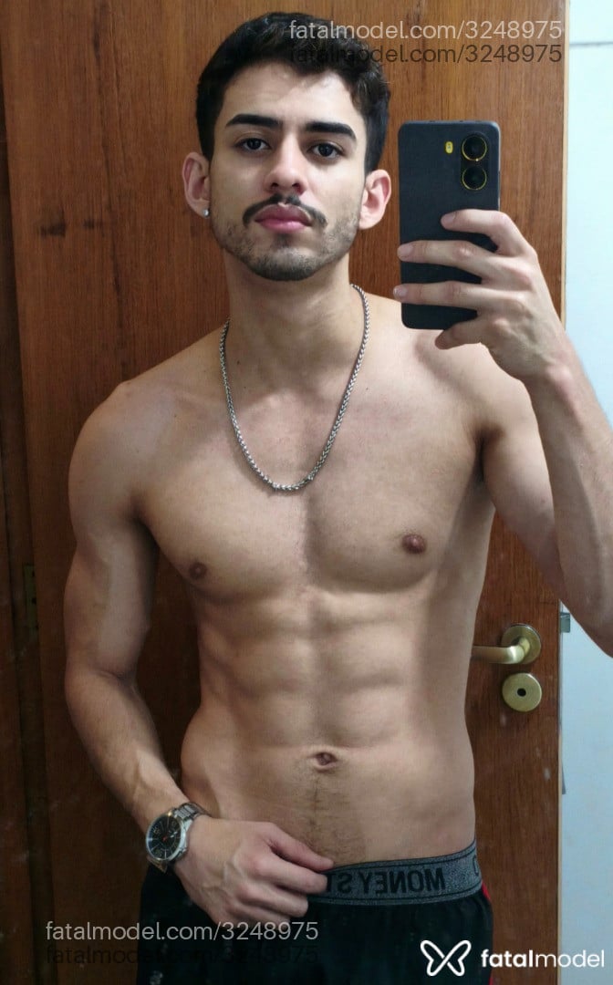 Acompanhante homem morena (o) de olhos castanhos em Rio de Janeiro - Abel Zenith