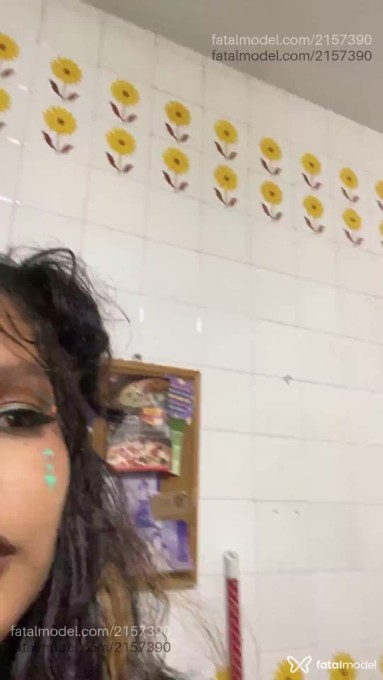 Acompanhante mulher morena (o) de olhos castanhos - Afrojapa Acompanhante mulher morena (o) de olhos castanhos - Afrojapa