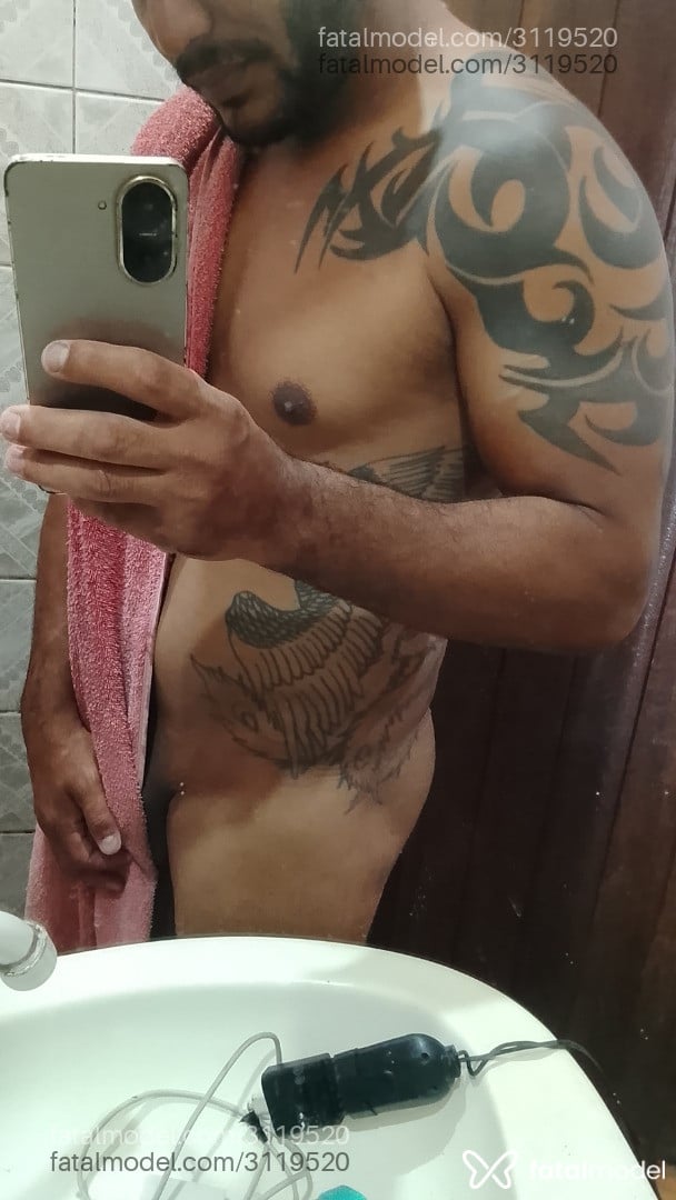 Acompanhante homem com cabelo castanho de olhos pretos em Belo Horizonte - Zeus Santos