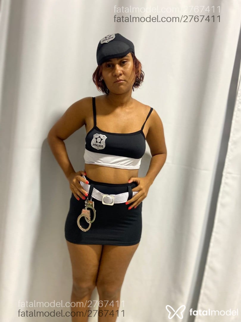 Acompanhante mulher morena (o) de olhos pretos - Vitih