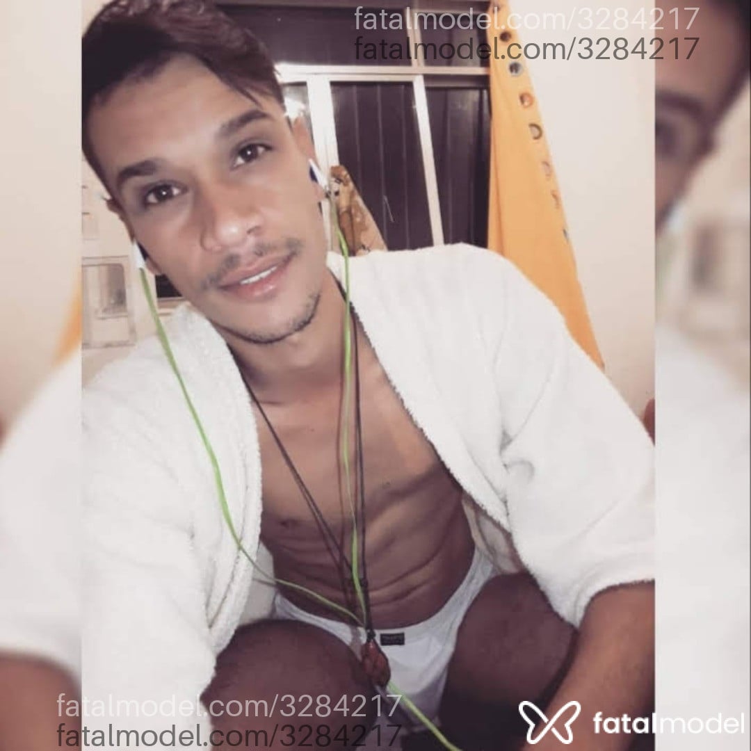 Acompanhante homem com cabelo castanho de olhos castanhos em Rio de Janeiro - Pedro
