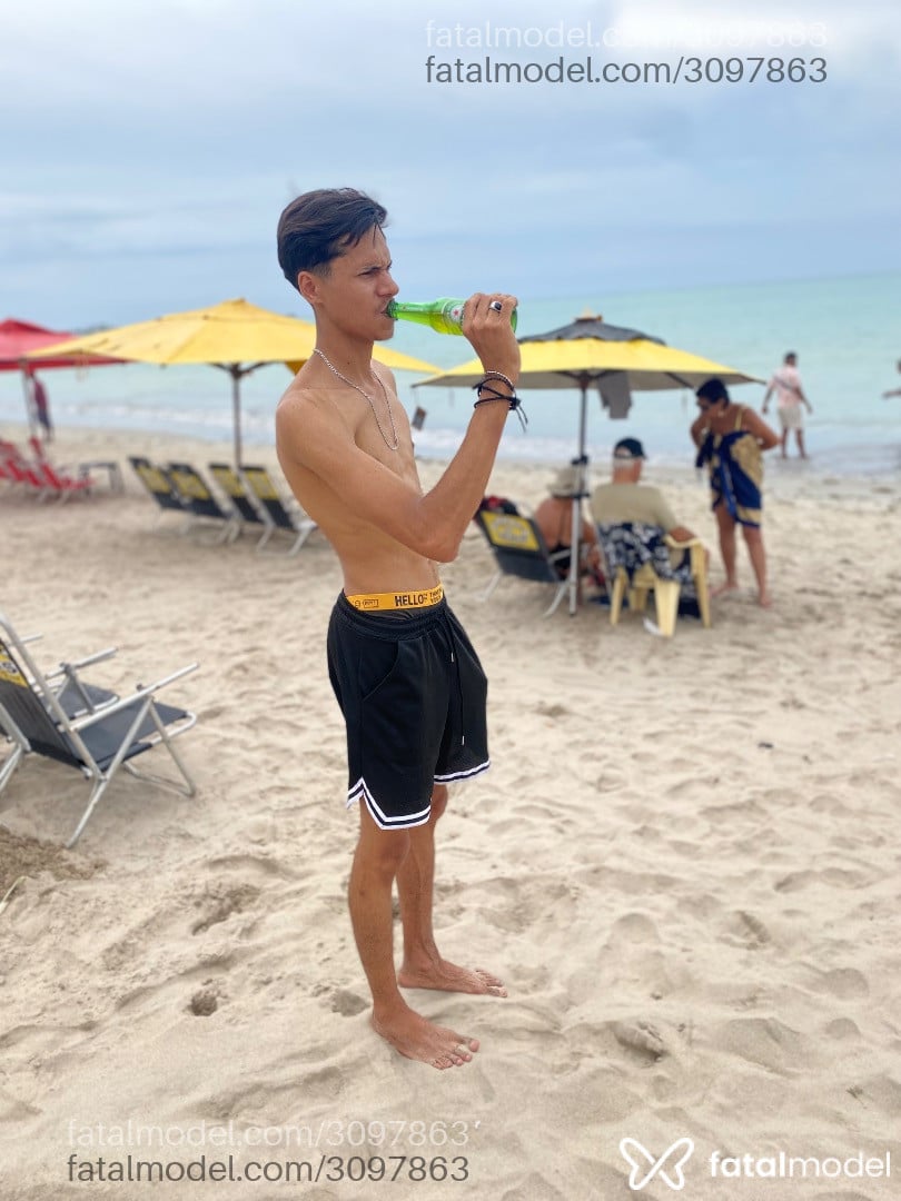 Acompanhante homem morena (o) de olhos castanhos em Maceió - Bernardo Silva