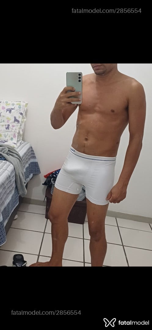 Acompanhante homem com cabelo castanho de olhos castanhos em Camaçari Acompanhante homem com cabelo castanho de olhos castanhos em Camaçari - Fernando