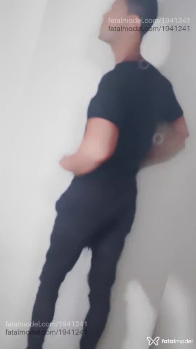Acompanhante homem com cabelo castanho de olhos pretos - SNIPER Acompanhante homem com cabelo castanho de olhos pretos - SNIPER