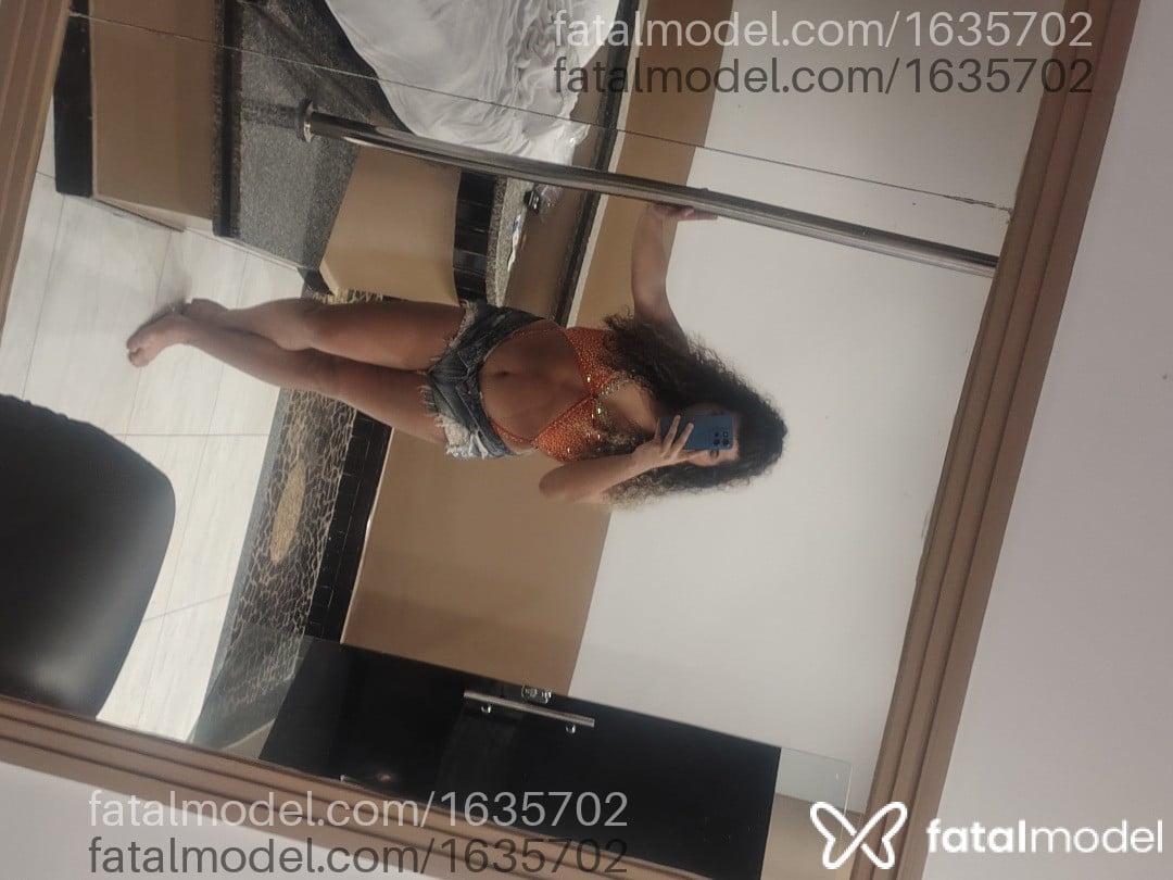 Acompanhante mulher trans com cabelo castanho de olhos castanhos em Abaetetuba - Diana evans cat