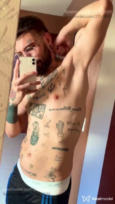 Acompanhante homem com cabelo colorido de olhos castanhos em Florianópolis - Lavinski