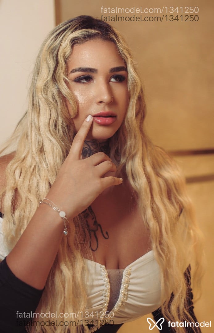 Acompanhante mulher loira (o) de olhos castanhos em São Paulo - Júlia Angel
