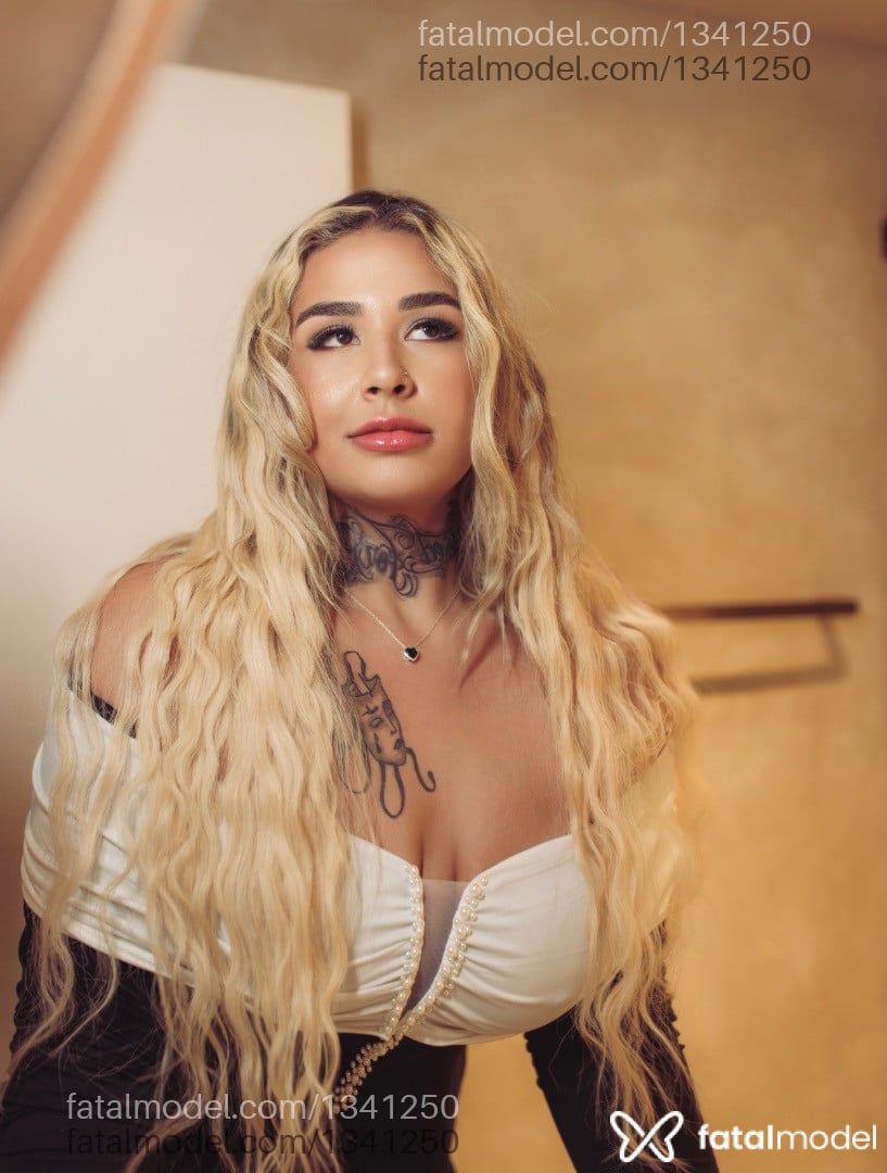 Acompanhante mulher loira (o) de olhos castanhos em São Paulo - Júlia Angel