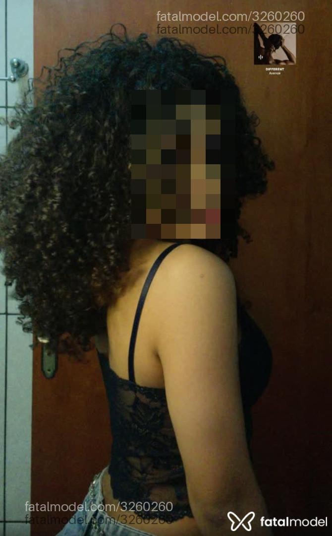 Acompanhante mulher com cabelo grisalho de olhos castanhos em Manaus Acompanhante mulher com cabelo grisalho de olhos castanhos em Manaus - Belly