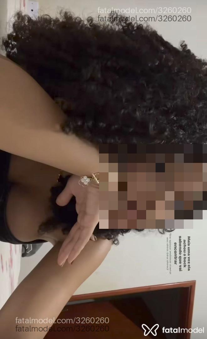Acompanhante mulher com cabelo grisalho de olhos castanhos em Manaus Acompanhante mulher com cabelo grisalho de olhos castanhos em Manaus - Belly