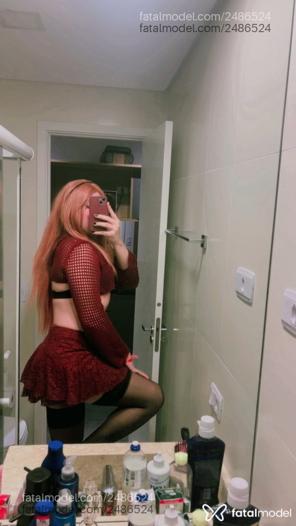 Acompanhante não-binário ruiva (o) de olhos azuis em Curitiba - Luna