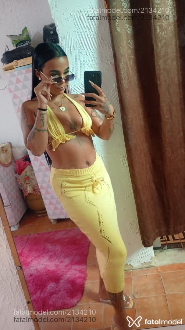 Acompanhante mulher morena (o) de olhos castanhos em Rio de Janeiro - Estrela