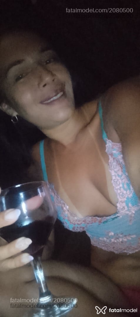 Acompanhante mulher morena (o) de olhos castanhos - Lyah Sanches Acompanhante mulher morena (o) de olhos castanhos - Lyah Sanches