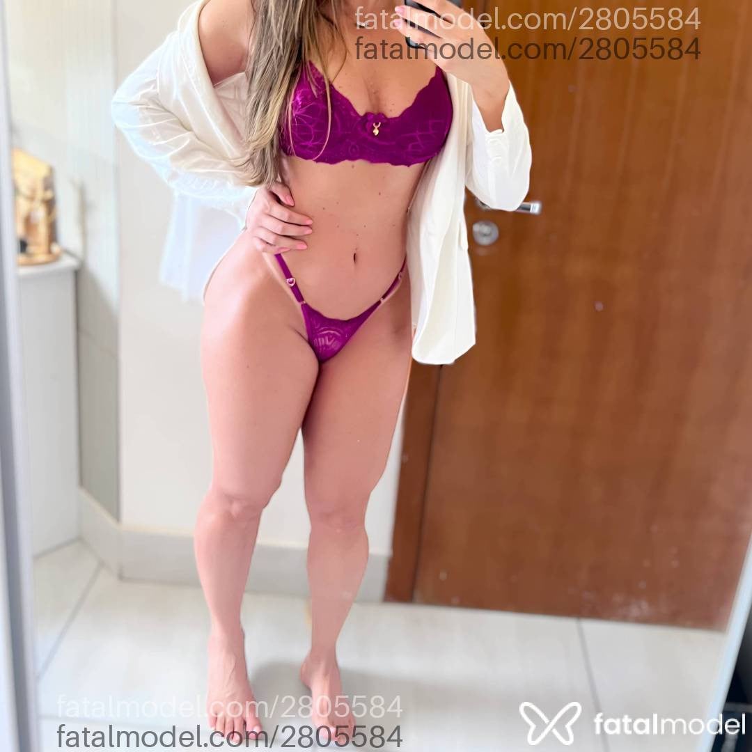 Acompanhante mulher com cabelo castanho de olhos mel - Gabriela Morelli
