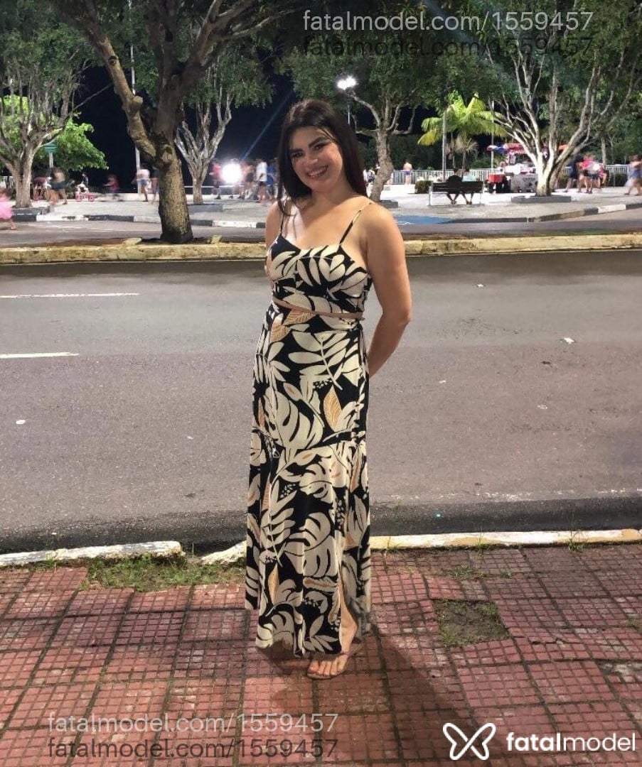 Acompanhante mulher com cabelo castanho de olhos castanhos - Stella Acompanhante mulher com cabelo castanho de olhos castanhos - Stella