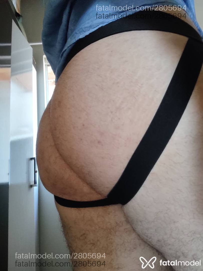 Acompanhante homem com cabelo castanho de olhos castanhos - Pietro Saad