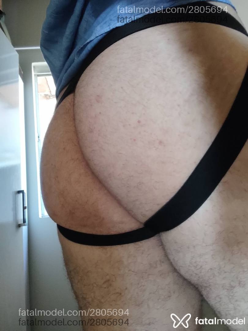 Acompanhante homem com cabelo castanho de olhos castanhos - Pietro Saad