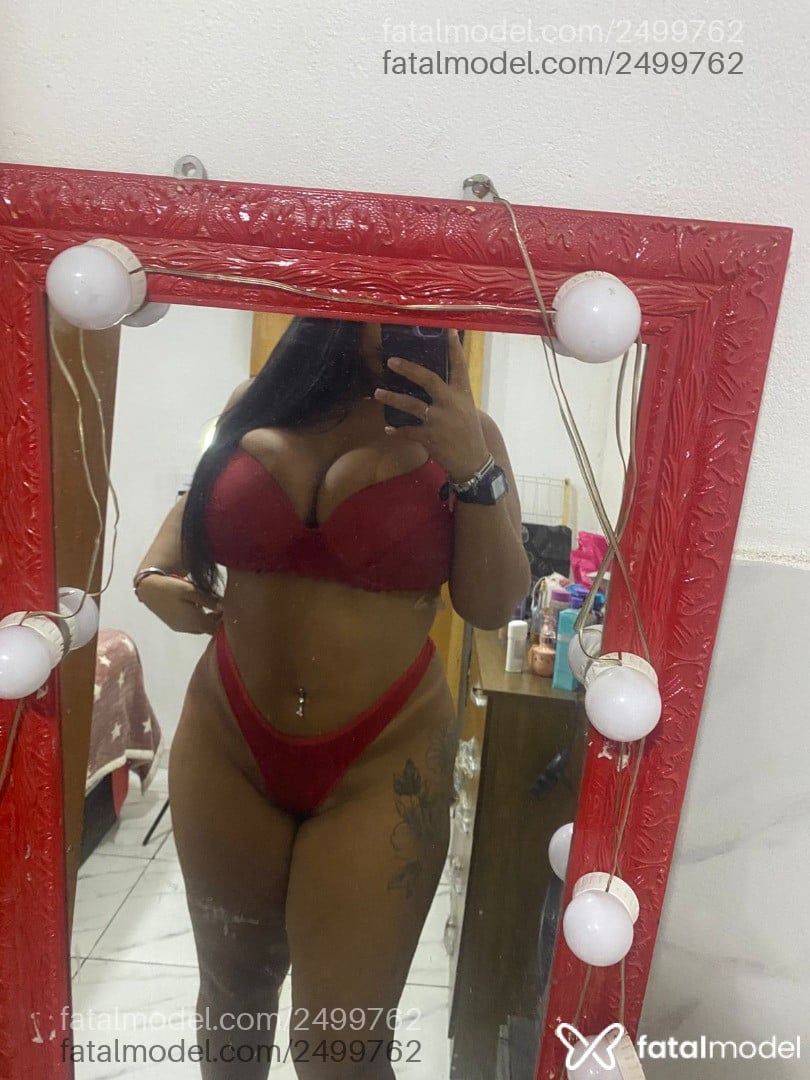 Acompanhante mulher morena (o) de olhos pretos em São Pedro da Aldeia Acompanhante mulher morena (o) de olhos pretos em São Pedro da Aldeia - Joyce