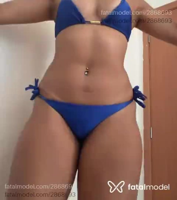 Acompanhante mulher loira (o) de olhos castanhos em Virtual Acompanhante mulher loira (o) de olhos castanhos em Virtual - Mancini