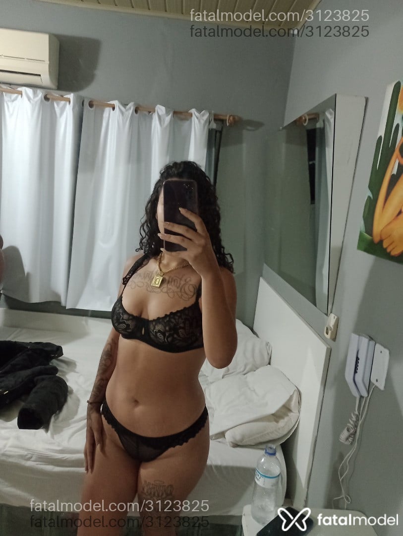 Acompanhante mulher morena (o) de olhos castanhos em Campo Bom - Letícia