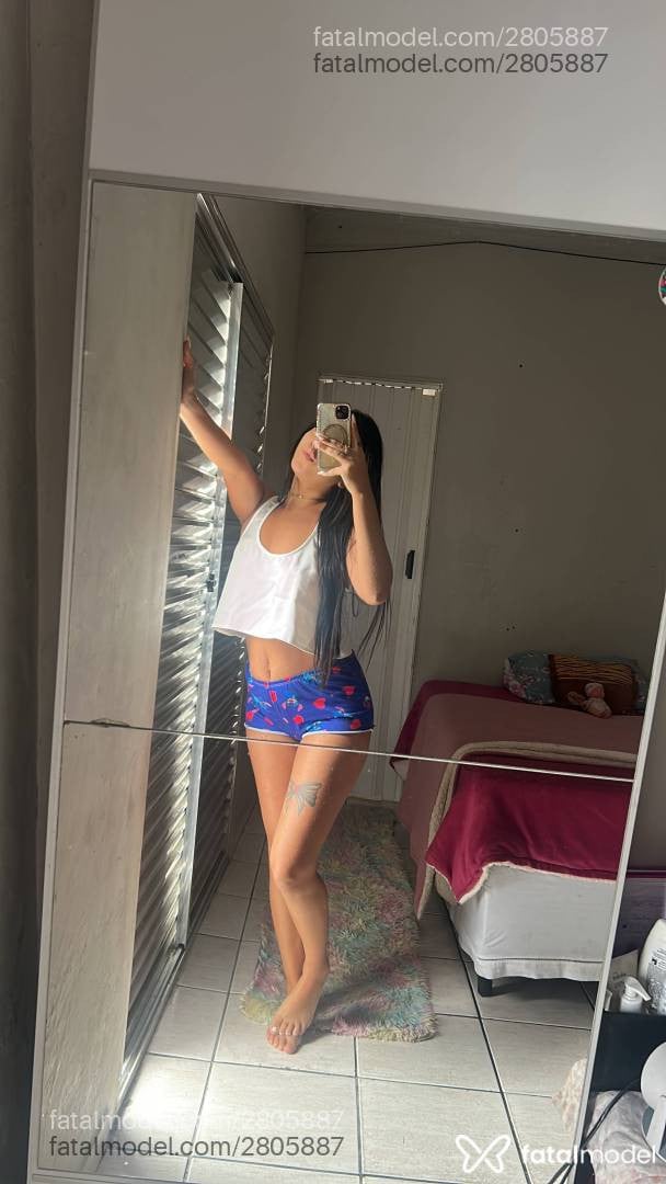 Acompanhante mulher morena (o) de olhos castanhos - Lauren