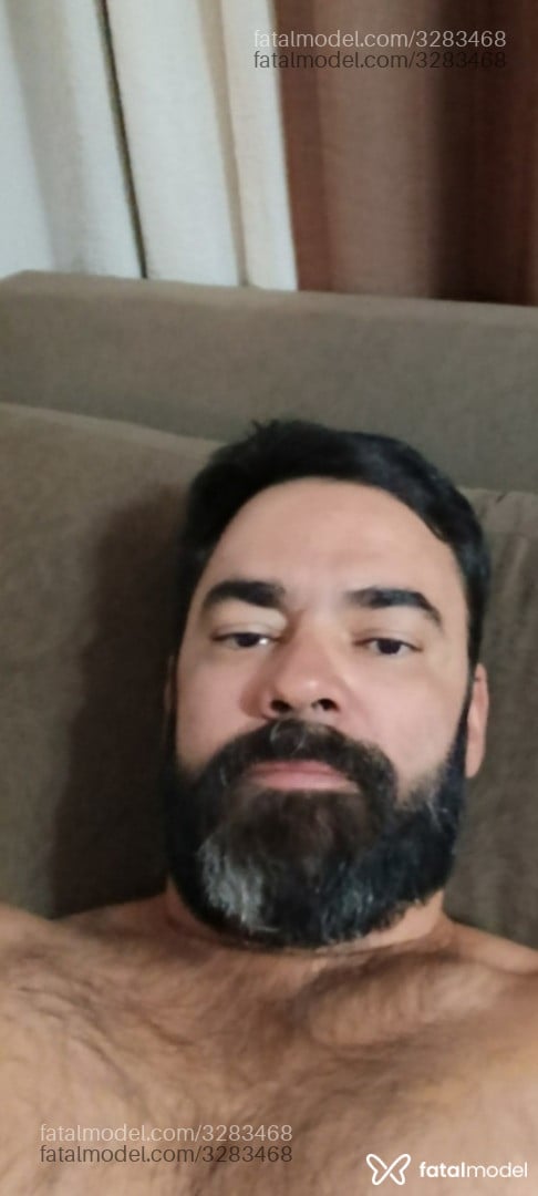 Acompanhante homem morena (o) de olhos castanhos - Mineiro Acompanhante homem morena (o) de olhos castanhos - Mineiro