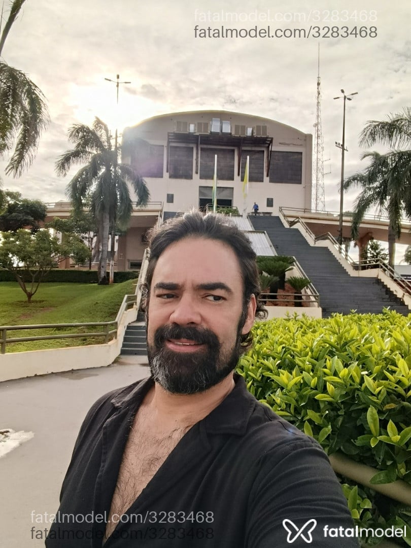 Acompanhante homem morena (o) de olhos castanhos - Mineiro Acompanhante homem morena (o) de olhos castanhos - Mineiro
