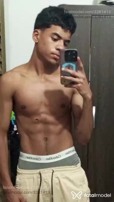 Acompanhante homem morena (o) de olhos pretos - Luis Gustavo Acompanhante homem morena (o) de olhos pretos - Luis Gustavo